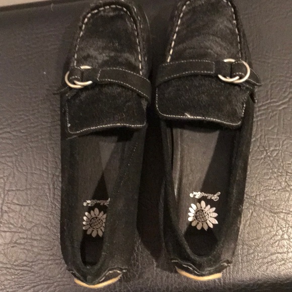 Black moccasins size 8 - Picture 5 of 7